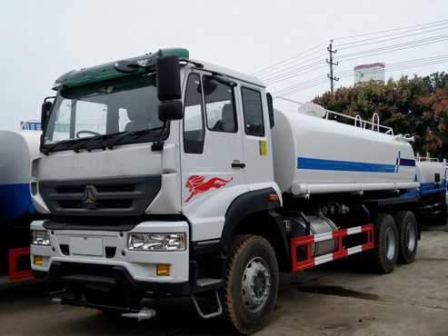 重汽18噸后雙橋灑水車