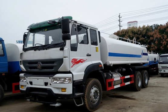 重汽18噸后雙橋灑水車