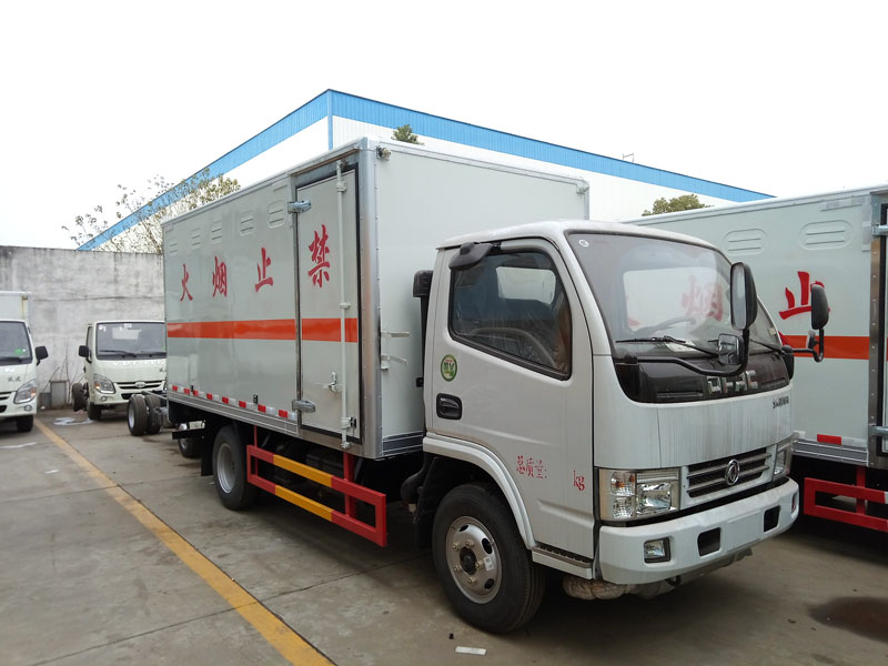 多利卡4.1米（藍牌）液體廂式車