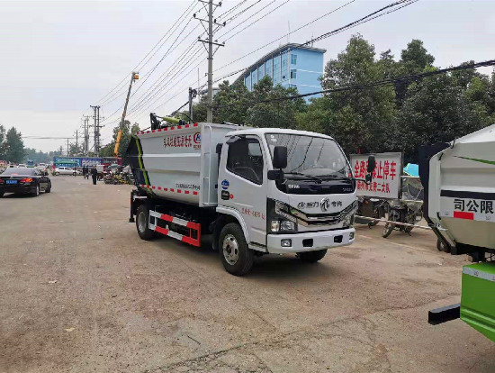 程力威牌CLW5078ZZZ6型自裝卸式垃圾車