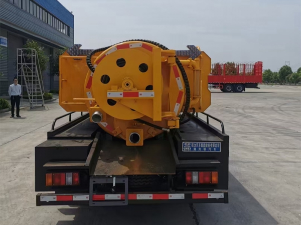 江鈴順達5方清洗吸污車，地下室專用
