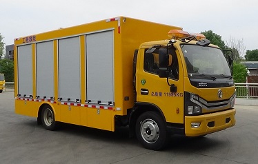 多利卡2000-3000方救險(xiǎn)車
